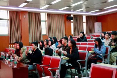 必赢官网大学生通讯社赴武汉职业技术学院学习交流