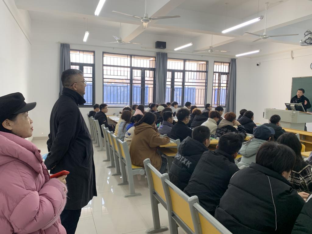 “兔”飞猛进迎开学 携手共进启新程丨必赢官网2023年春季学期开学首日教学秩序井然