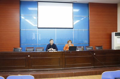 学校召开教师信息化教学能力提升培训会