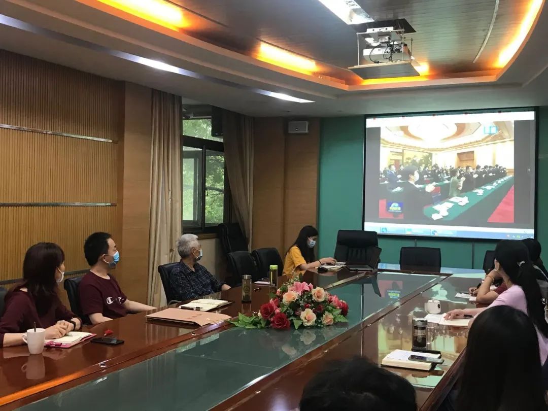 必赢bwin线路检测中心机关一支部召开六月主题党日活动